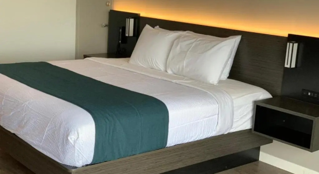 Четырёхместный номер Standard Motel 6 Louisville, Ky- Airport/ Fair Expo