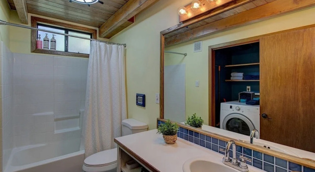 Коттедж с 2 комнатами Halehikiola 3 Bedroom Home by RedAwning