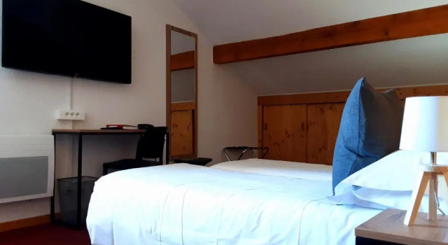 Семейный номер Standard с видом на горы Hotel Emeraude
