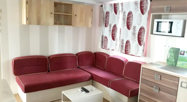 Bungalow With 2 Bedrooms in Valras-plage, With Shared Pool and Terrace - 200 m From the Beach, Book Hotel Hoteller i Sérignan-Plage med pool, Swimmingpool