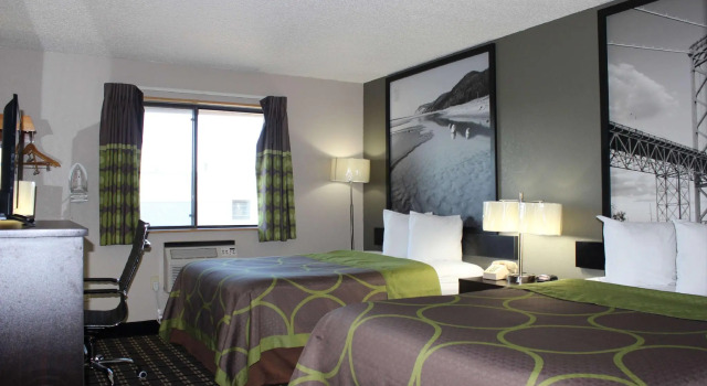 Четырёхместный номер Standard Super 8 Grand Rapids City Center