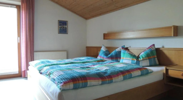 Haus Arnika, Rezerwuj Hotel Hotele w Tyrol z parkingiem, Parking