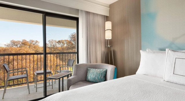 Четырёхместный номер Standard с балконом Residence Inn by Marriott Roseville