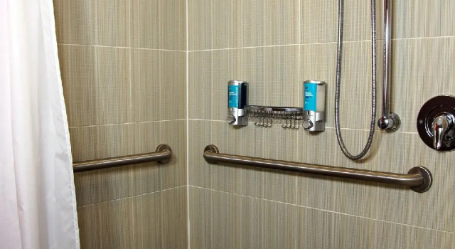 Четырёхместный номер Standard Aloft by Marriott Bolingbrook