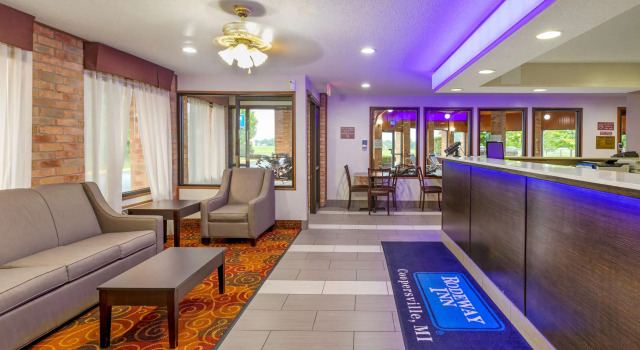 Rodeway Inn Coopersville, Book Hotel Coopersville Michigan
