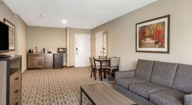 Люкс Riverview Inn & Suites, an Ascend Collection Hotel