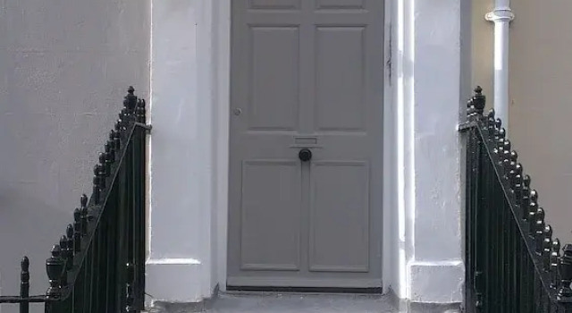 1 Bed- Captain's Quarters by Pureserviced, Забронировать Отель Плимут Девон, рядом с Cathedral Church of St Mary and St Boniface
