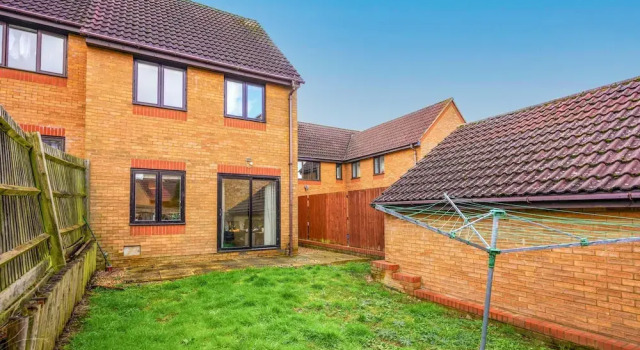 3 Bed House - Sleeps 7 - Garden - Parking - Wifi, Varaa Lomakoti Mökit kohteessa Merseyside, Mökki
