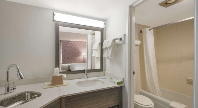 Suite quadrupla 1 camera da letto Suburban Studios Cleveland TN I-75