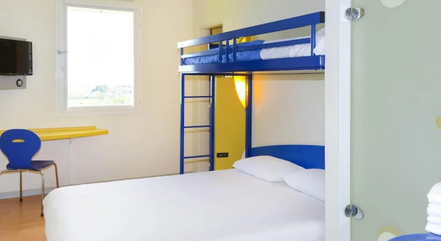 Четырёхместный семейный номер Standard ibis budget Nevers Varennes Vauzelles
