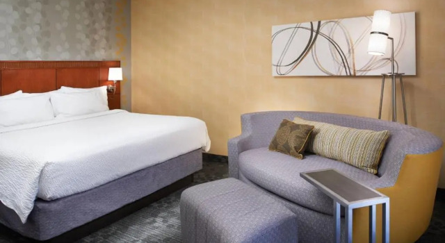 Номер Standard Courtyard by Marriott Detroit Livonia