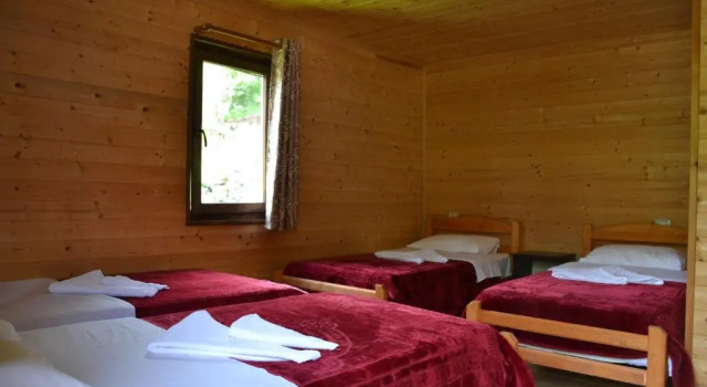 4 người Economy phòng Thethi Paradise