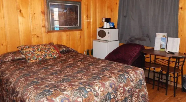 Brookside Motel, Varaa Motelli Hotellit Minnesota pysäköinnillä, Pysäköinti