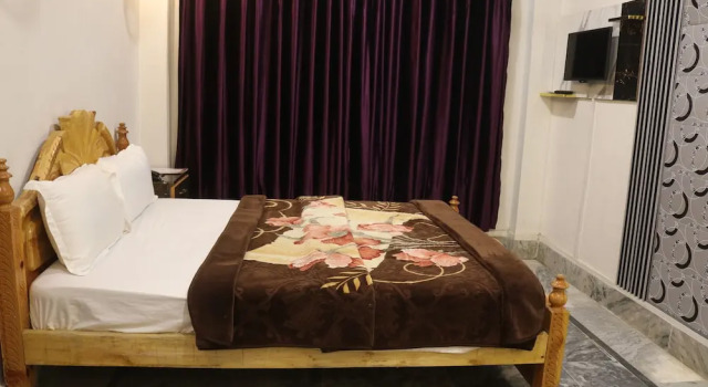 Номер Deluxe ALMAS HOTEL Best Hotel in swat