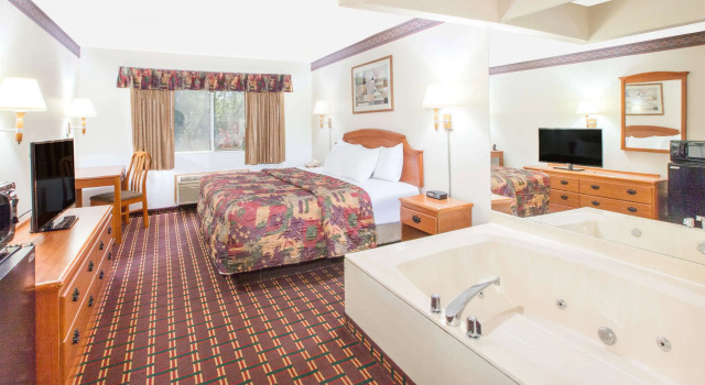 Days Inn by Wyndham Sault Ste Marie MI, Varaa Hotelli Sault Ste. Marie 