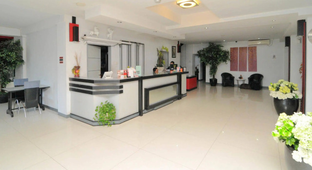 Airy Boulevard Piere Tendean Manado, Prenota Hotel Manado 