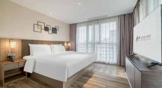 Люкс Home lnn (Shengzhou Wuyue Plaza Guanhenan Road Branch)