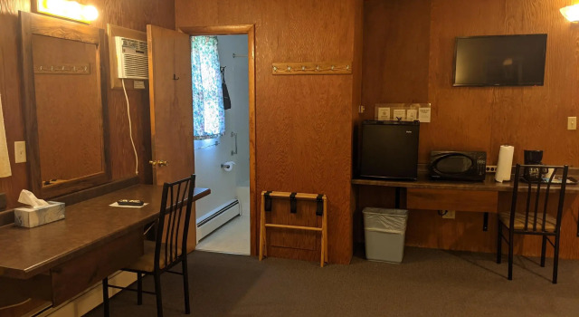 Четырёхместный номер Standard Indianhead Ironwood Hotel