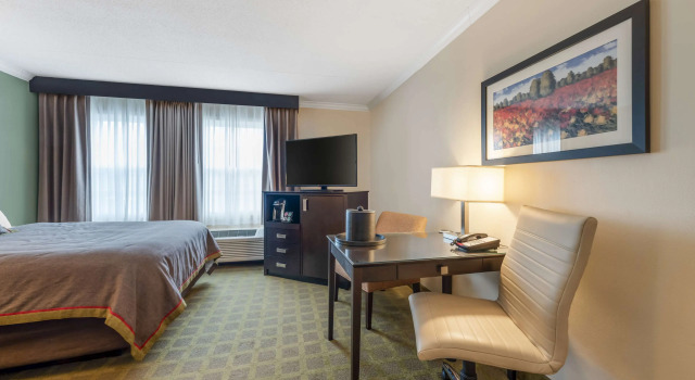 Четырёхместный номер Standard Best Western Plus White Bear Country Inn