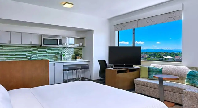 Двухместный люкс Element by Marriott Denver Park Meadows