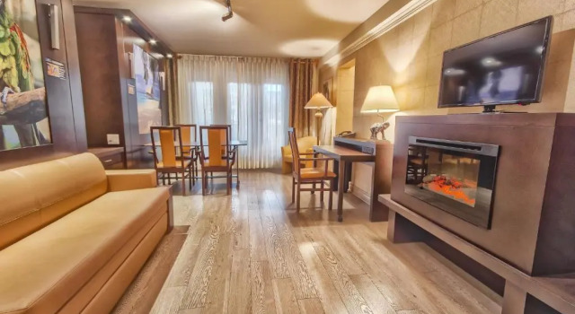 Четырёхместный номер Standard с видом на бассейн LHôtel Québec par JARO