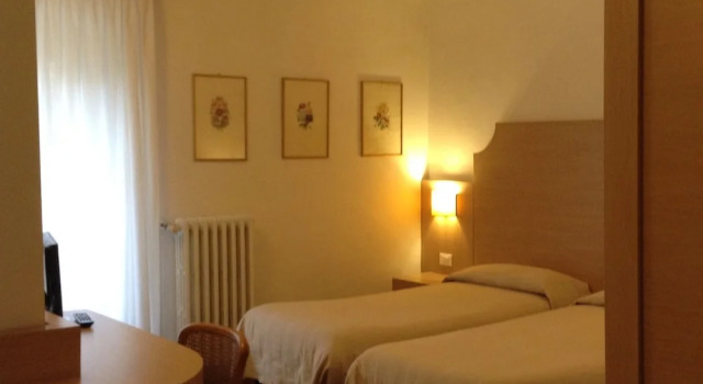 Трёхместный семейный номер Standard Albergo Giugni