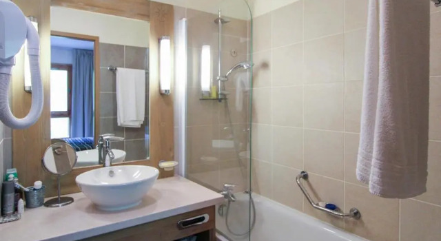 Апартаменты Spacious Family 2-bed, 2-bath with parking, private piste
