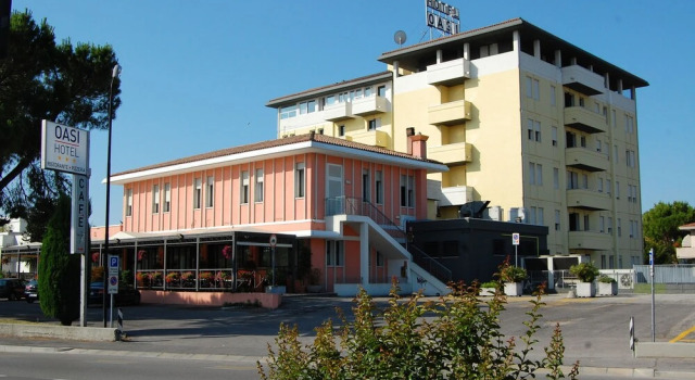 Hotel Oasi, Prenota Hotel Hotel a Veneto con parcheggio, Parcheggio