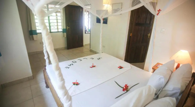 Watamu Beach Cottages, Book Bed and Breakfast Watamu 