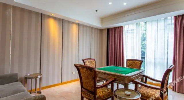 Kewis Hotel, Prenota Hotel Hotel a Chongqing Area con parcheggio, Parcheggio