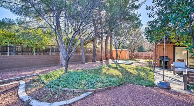 Коттедж 1 Mi to Cathedral Rock Trailhead: Home w/ Sunroom