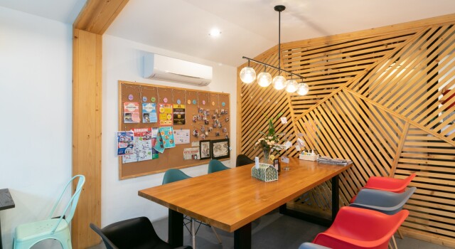 Timber Hostel, Забронировать Хостел Хостелы Бангкока, рядом с Океанариум Бангкока Морская жизнь, Хостел