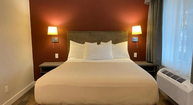 Двухместный номер Standard Sahara Courtyard Inn & Suites Osoyoos
