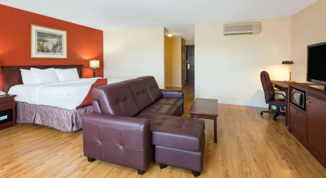 Двухместный номер Deluxe Le Parc Gatineau, Tapestry Collection by Hilton