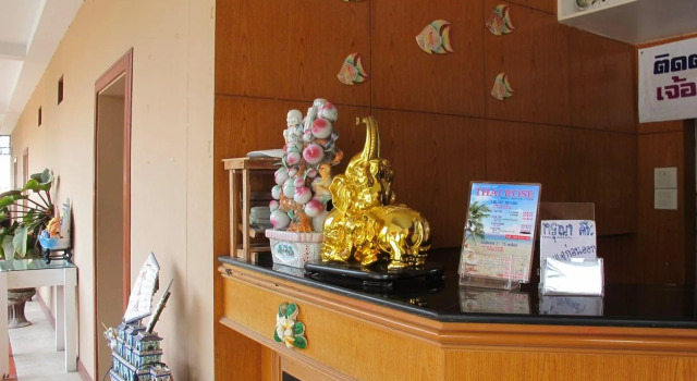 Korwanburi Hotel, Rezervovat Hotel Hotely v Central Thailand s parkováním, Parkování
