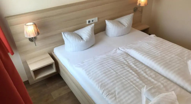 Апартаменты Hotel Karls Burg
