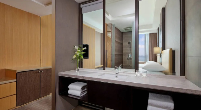 Четырёхместный номер Standard Batam Marriott Hotel Harbour Bay