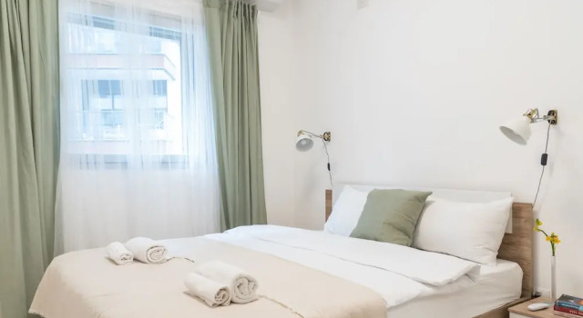 MAMAD - Sunlit Urban Escape with Balcony by Sea N Rent