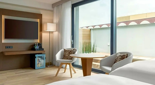 Номер Standard с балконом AC Hotel by Marriott Wroclaw