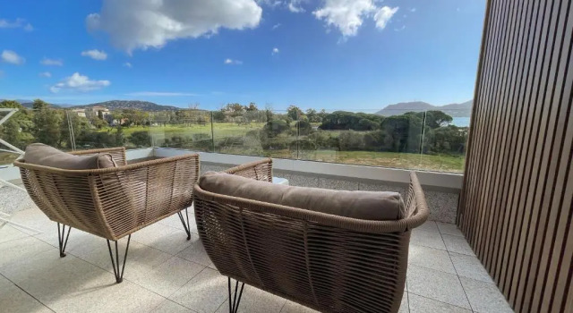 Полулюкс Golden Tulip Porto-Vecchio