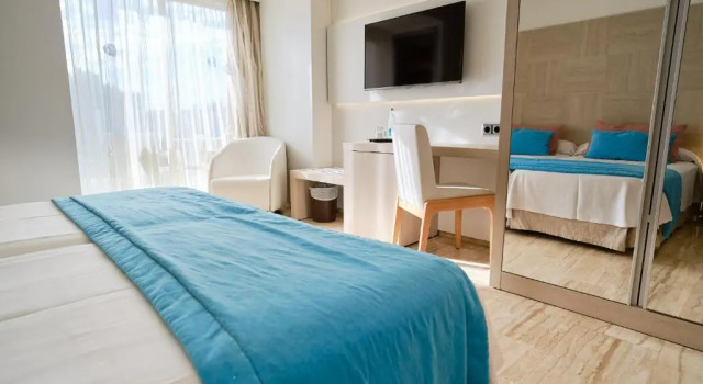 Двухместный номер с частичным видом на море Grupotel Orient