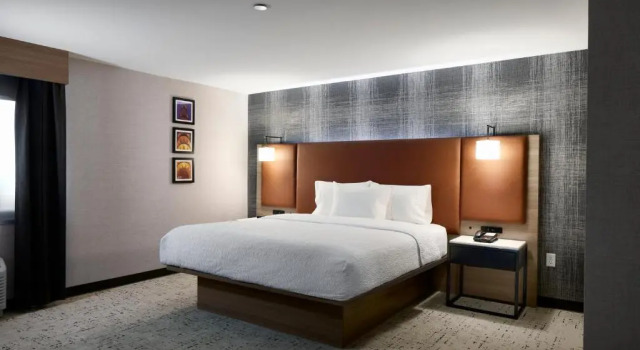 Номер Standard Hampton Inn Newark Airport