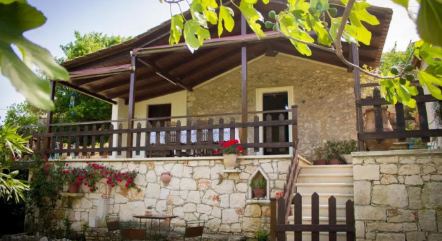 Коттедж Gioia Traditional House