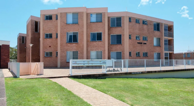 Thurlow Lodge, 6/6 Thurlow Avenue, Забронировать Отель Отели Нельсон-Бей с бассейном, рядом с Baptist Tabernacle, Бассейн