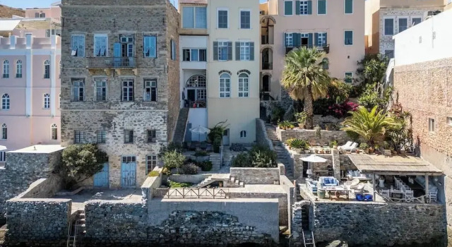 Seaside Neoclassical Property in Vaporia Ermoupoli