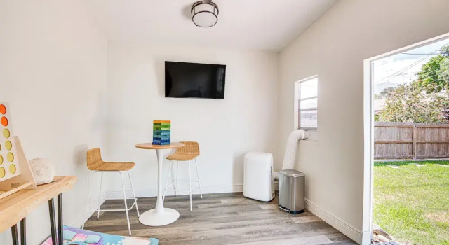 Апартаменты Walkable Florida Duplex: 2 Blocks to Cocoa Beach!