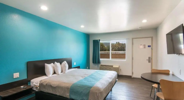 Номер Deluxe Motel 6-South El Monte, CA - Los Angeles