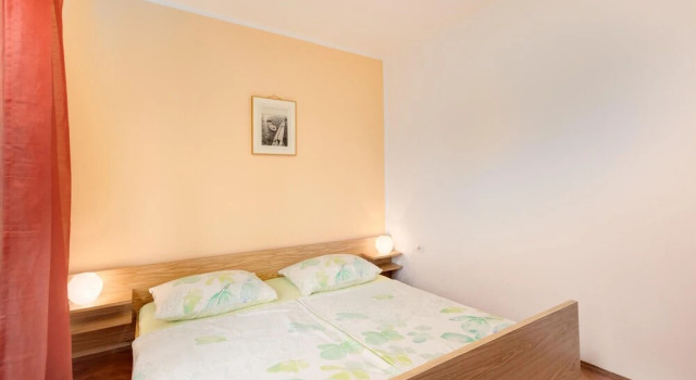Awesome Apartment in Malinska With Wifi and 2 Bedrooms, Prenota Appartamento Hotel a Isole Quarnerine con parcheggio, Parcheggio