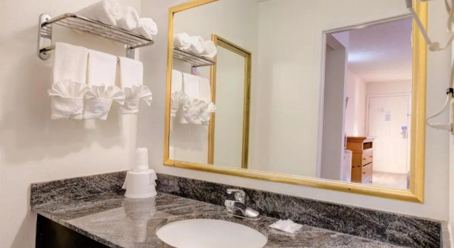 Четырёхместный номер Standard Park Inn by Radisson, Pigeon Forge South