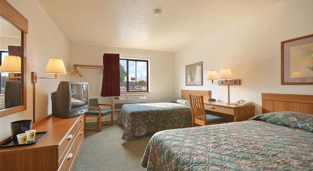 Четырёхместный номер Standard Red Roof Inn & Suites Hammond, IN